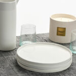 Assiette blanche en ceramique au design épuré et moderne