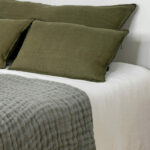 Housse de coussin Mansa kaki de chez Haomy-Harmony