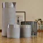 Tasse en céramique de la nouvelle gamme “Cyl” fabriquée à la main au Vietnam.