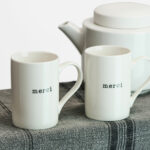 Tasse “Merci” en céramique, imagineé par Marie Michielssen pour Serax.