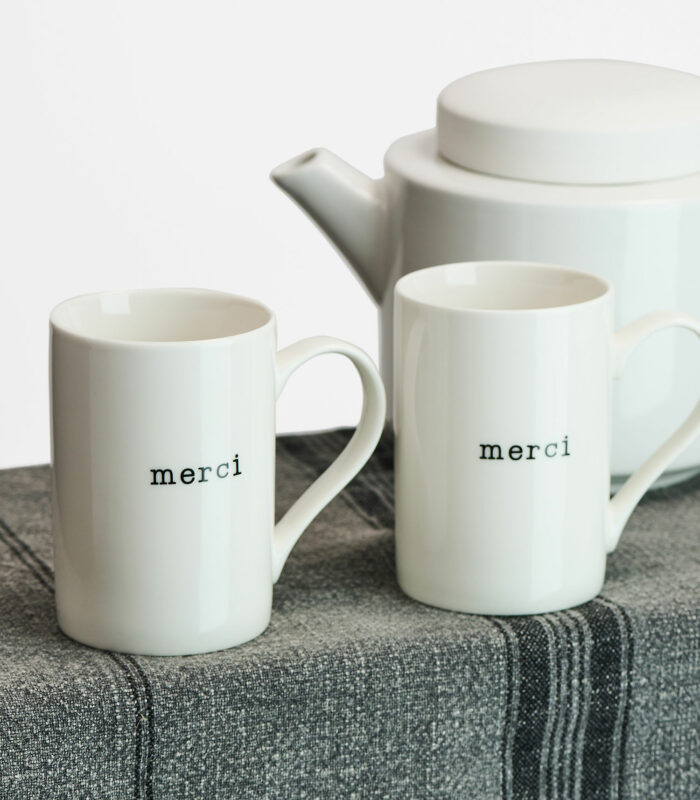 Tasse “Merci” en céramique, imagineé par Marie Michielssen pour Serax.