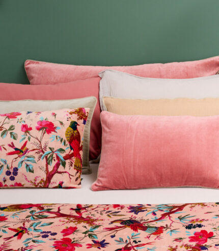 Housse de coussin velour imprimé oiseau rose