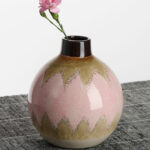 Vase rond rose de chez Madam Stoltz en céramique
