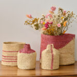 Très joli panier de chez domoina en raphia naturel et terracota