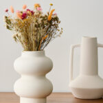 magnifique vase opjet en ceramic blanche texturée double