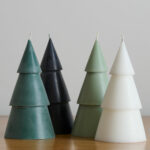Bougies blanche 100% naturelles et faites à la main. Fabriquées à partir d’huile de palme certifiée et mélangées avec de la cire de noix de coco. A utiliser dans un bougeoir. Les bougies sont disponibles dans 4 coloris.