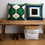 Housse de coussin en coton brodé de la marque Harmony-Haomy.Design vintage et inspiration des années 70 tellement tendance !