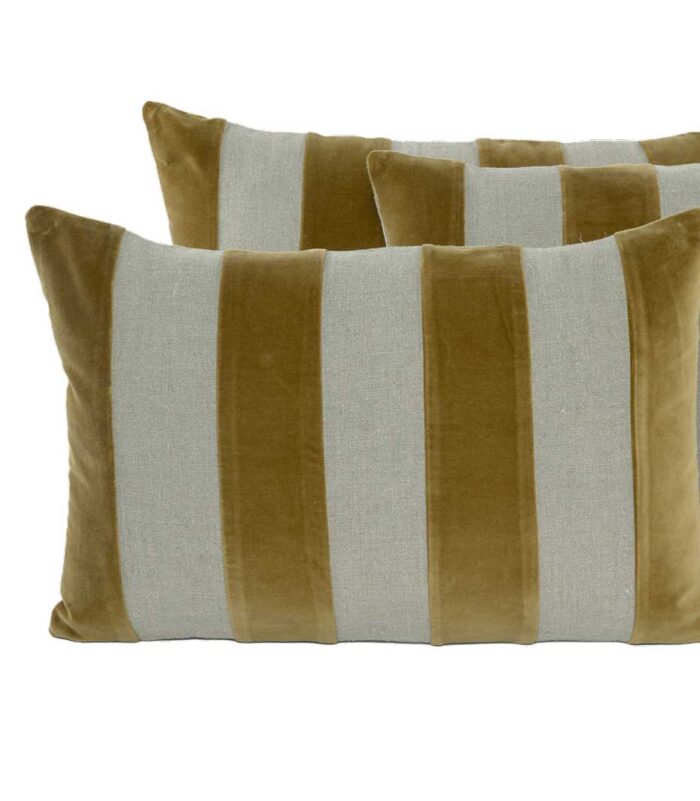 Housse de coussin "Brisbane"  rayure lin & Velours gold de la marque Haomy-Harmony. Housse déhoussable , verso couleur lin